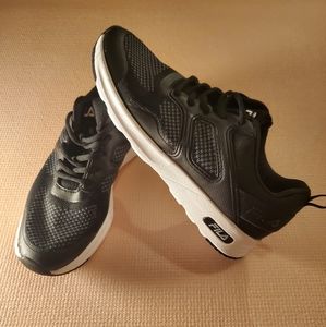 NEW Fila Black Sneaker Women's Size 7.5